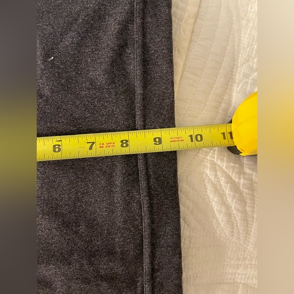 Lulu Lemon sweatpants - Picture 8 of 8